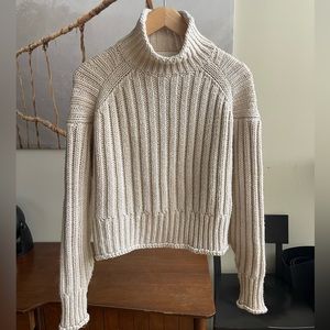 H&M sweater. Size S. Very good condition.